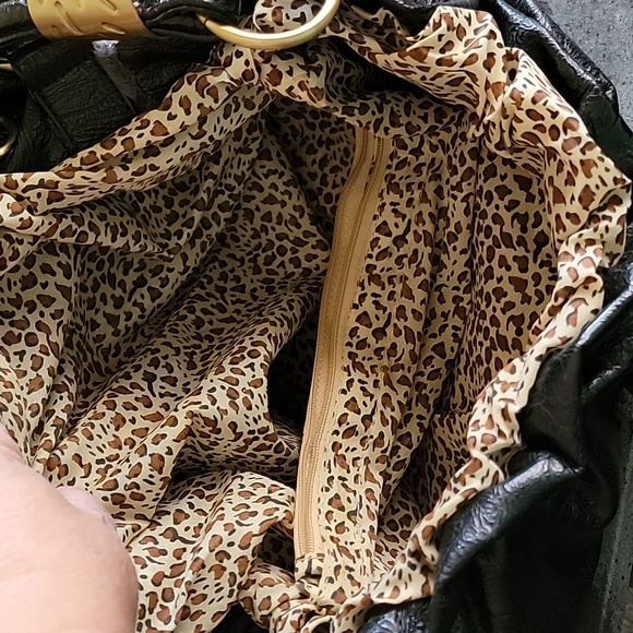 Duffle Style Purse w/Faux Gray Zebra Print Fur and Faux Black Leather NWOT - Picture 13 of 16